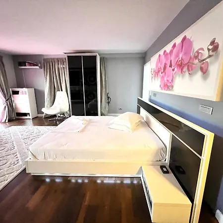 Penthouse Coralia Luna Park 마마이아