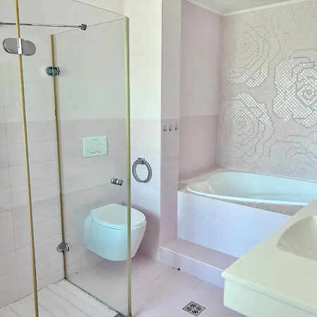 Penthouse Coralia Luna Park 마마이아